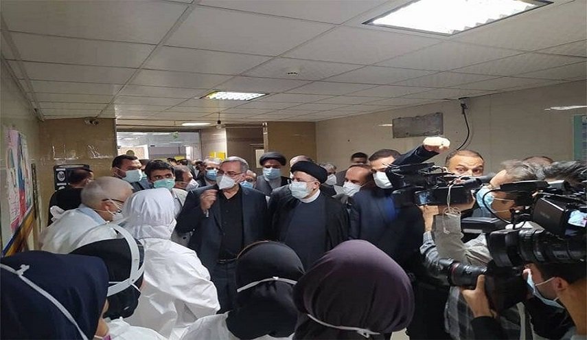 الرئيس رئيسي يفتتح مشروعا مائيا في خوزستان ويتفقد مستشفى وهور العظيم
