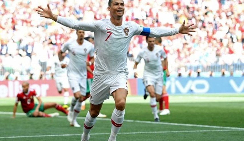  رونالدو يكمل الفحوصات الطبية تمهيدا لانتقاله إلى مانشستر يونايتد
