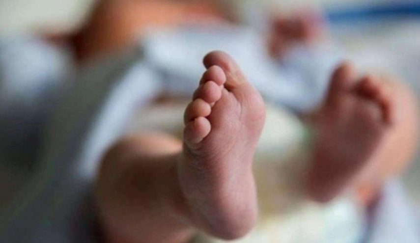 صدمة في الشارع الأردني .. وفاة رضيعة نسيتها والدتها في السيارة