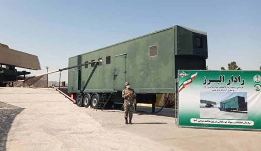 ايران تزيح الستار عن انجازين في مجال الدفاع الجوي