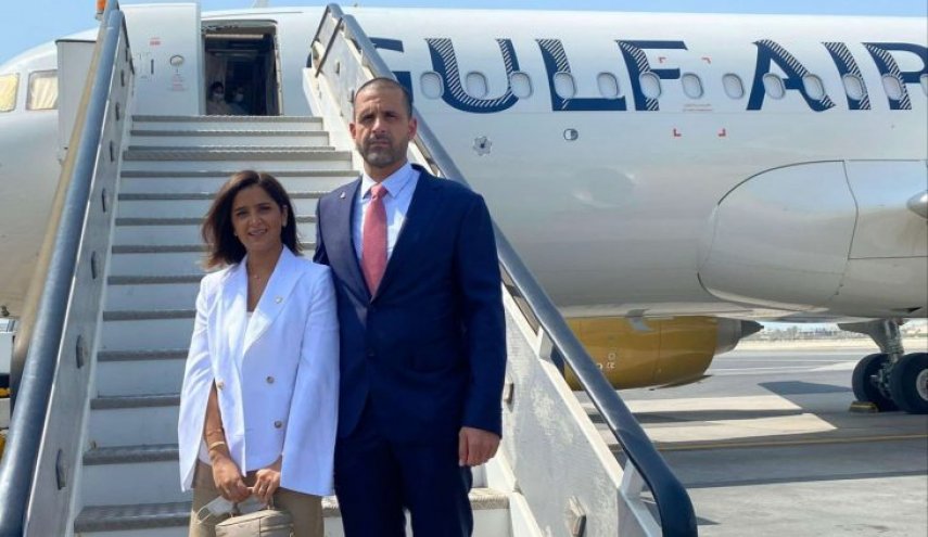 سفير البحرين لدى الاحتلال يصف وصوله الى تل ابيب بالحدث 'التاريخي'!