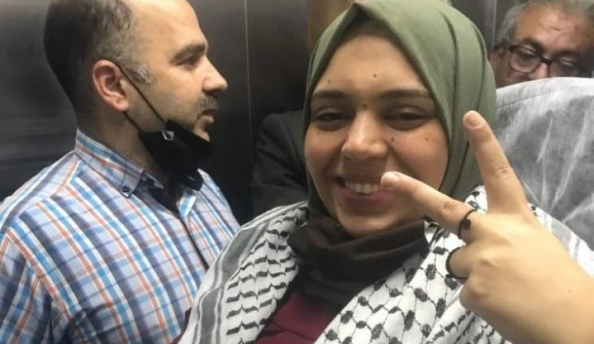 مشعل يهنئ أنهار الديك بالإفراج عنها