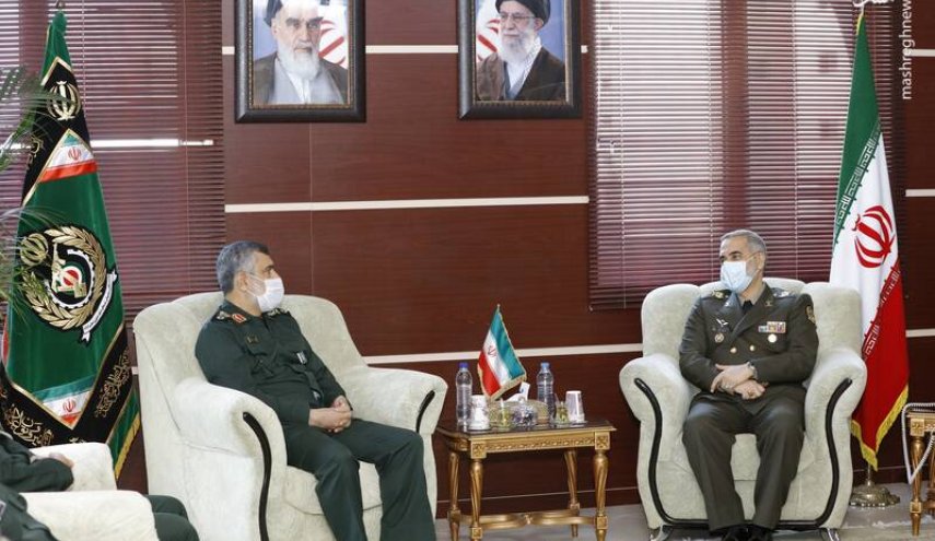 العميد حاجي زادة: سيتم توسيع التعاون مع وزارة الدفاع للارتقاء بالقدرات الصاروخية