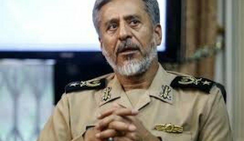 بازدید معاون هماهنگ کننده ارتش از مراحل ساخت ناوشکن دماوند