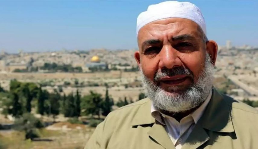 الشيخ بكيرات يدعو لشد الرحال للأقصى لحمايته من الاقتحامات