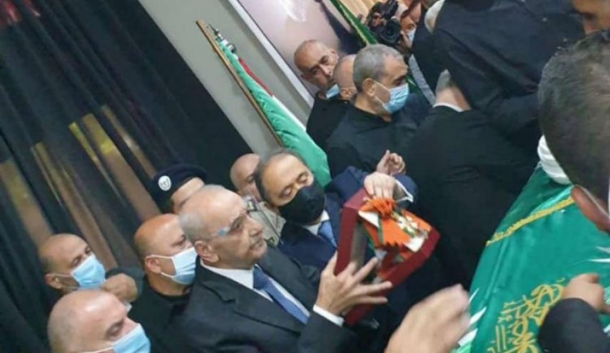 انطلاق موكب جثمان الشيخ قبلان من المجلس الاسلامي الى منطقة الغبيري