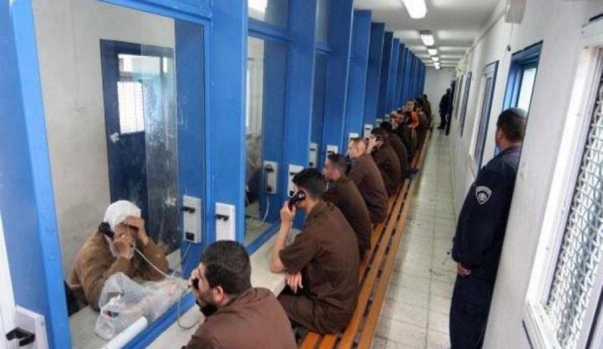 الاحتلال عجز عن استعادة أبطال جلبوع فعاقب الأسرى بالغاء زياراتهم