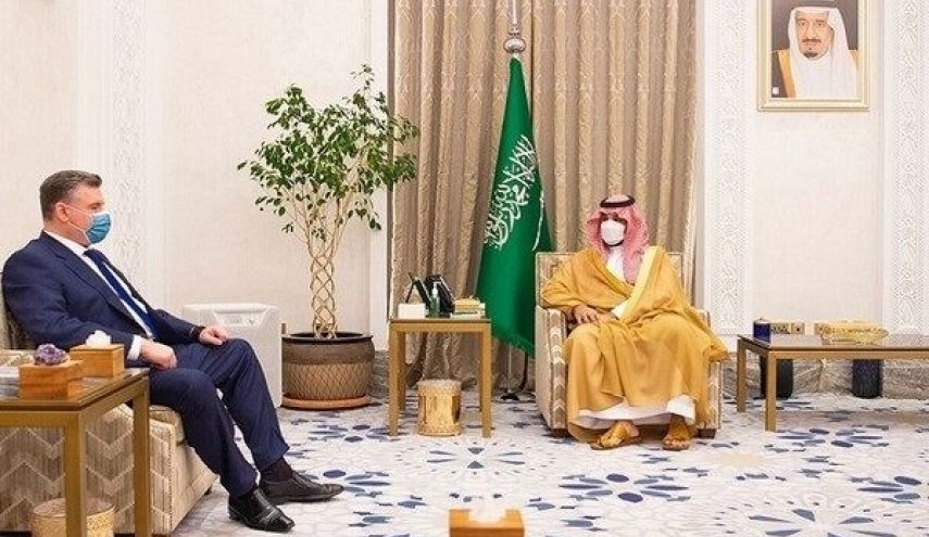 محمد بن سلمان يستقبل مسؤولا روسيا في نيوم