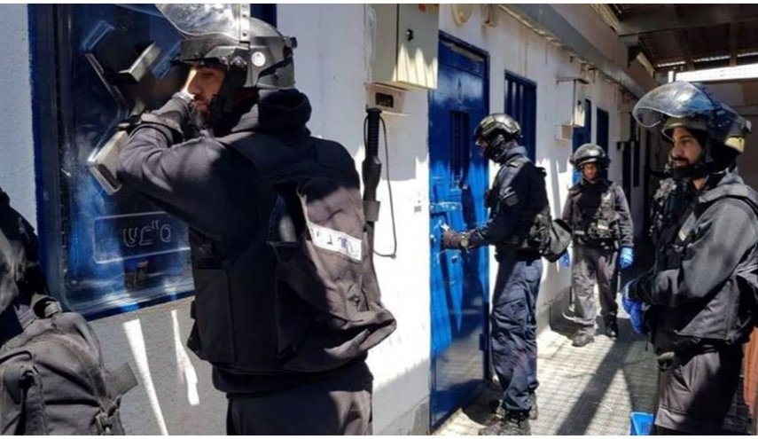 الاحتلال يشرع في عملية واسعة بالسجون بحثا عن أنفاق