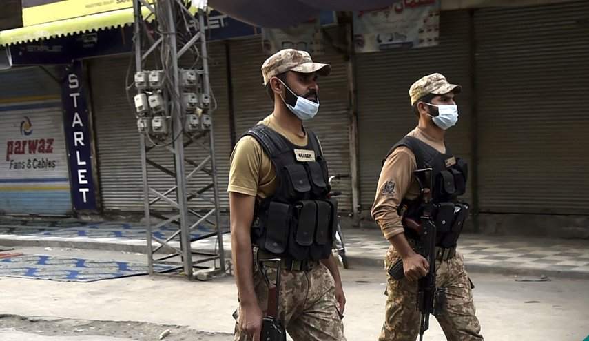 مقتل 7 جنود و5 مسلحين بإطلاق نار شمال غربي باكستان