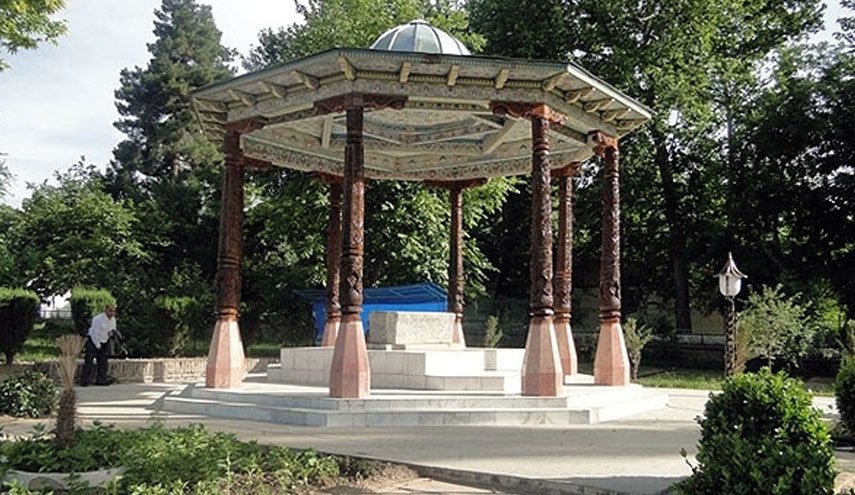 رییسی مرقد میرسیدعلی همدانی را زیارت کرد