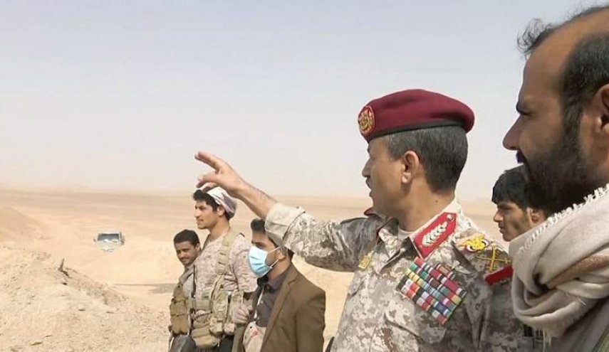 وزير الدفاع اليمني: ستحمل الأيام المقبلة الهزائم الساحقة للعدوان
