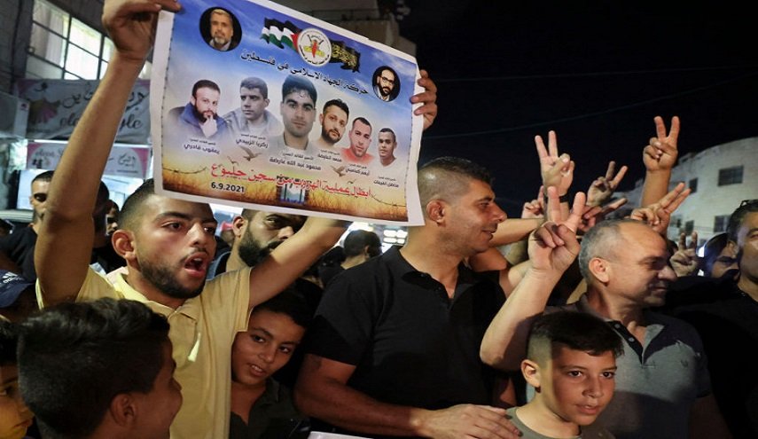 كاتب إسرائيلي: اعتقال سجناء جلبوع لايخفف من عمق الفشل المدمر