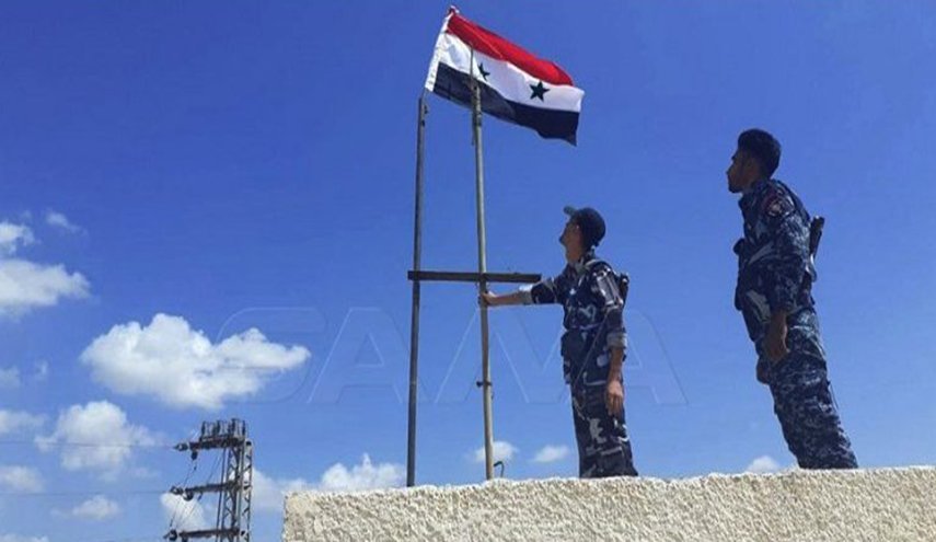 مراسلة العالم: العلم السوري يرفرف في سماء طفس بريف درعا