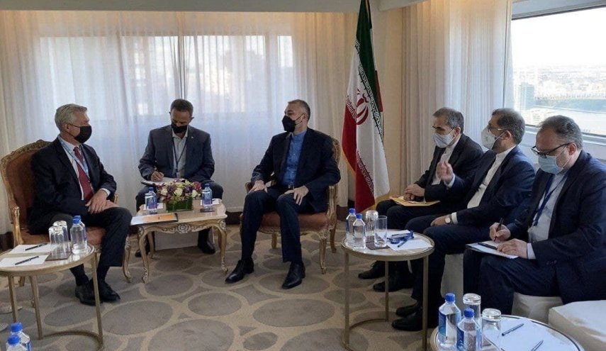 وزير الخارجية يلتقي المفوض السامي للأمم المتحدة لشؤون اللاجئين