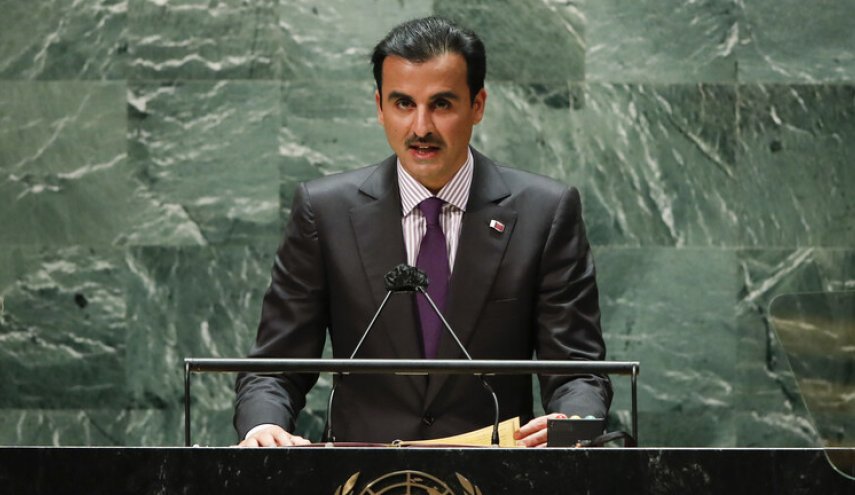أمير قطر يطالب المجتمع الدولي بعدم مقاطعة 