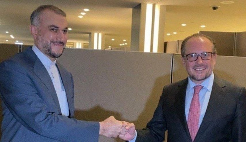 وزیر خارجه اتریش: هیچ سقفی برای ارتقای روابط با ایران قائل نیستیم/مایلیم میزبان مذاکرات هسته‌ای باشیم

