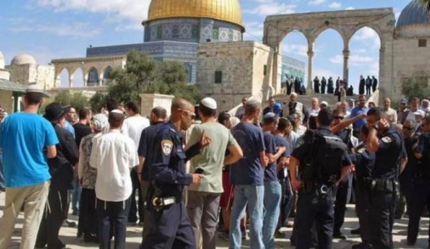 خطيب الأقصى: اقتحامات المستوطنين بأعداد كبيرة هدفه فرض واقع جديد