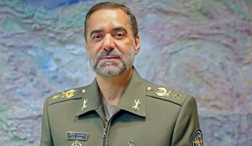 وزير الدفاع الايراني: التلامذة احتياطي استراتيجي للبلاد