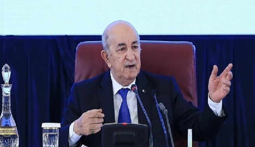 الرئيس الجزائري يتهم دول الجوار بشن هجمات إلكترونية على بلاده