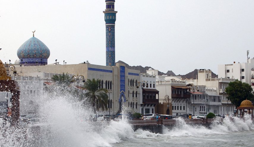سلطنة عمان.. وفاة طفل وفقدان شخصين جراء الإعصار 