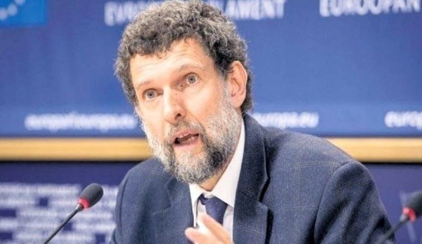 تركيا تمدد إعتقال الناشط المدني عثمان كافالا