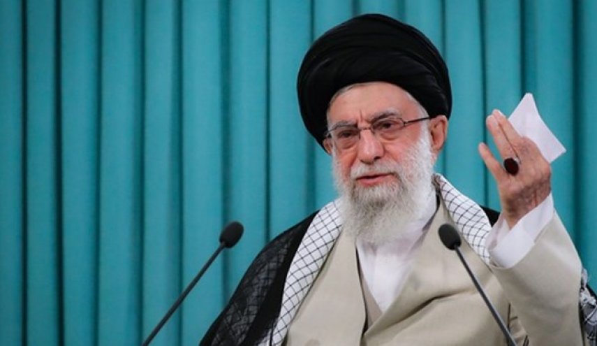 رهبر انقلاب: با ارتقاء سطح خدمتگزاری، قدر نیروی انتظامی را در چشم مردم ارتقاءدهید