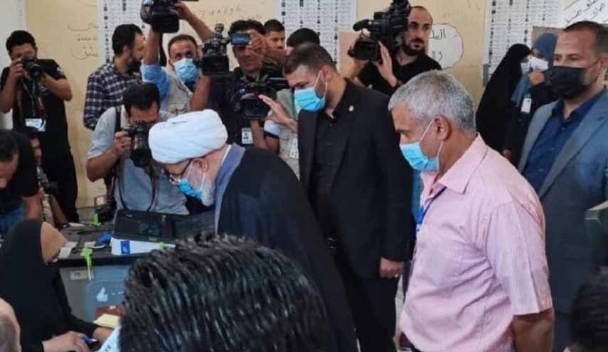ممثل السيستاني في كربلاء يدلي بصوته في الانتخابات