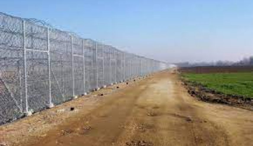 اليونان تنشر قوات إضافية عند حدود تركيا
