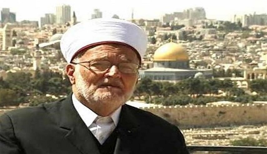 الشيخ عكرمة صبري يرفض قرار الاحتلال إبعاده عن الأقصى