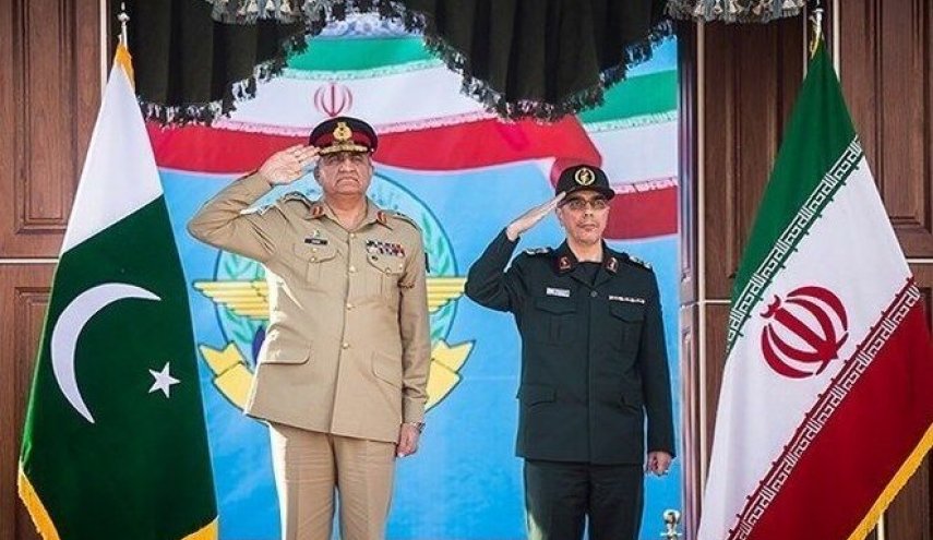 رئيس هيئة الاركان العامة للقوات المسلحة یلتقی قائد الجيش الباكستاني