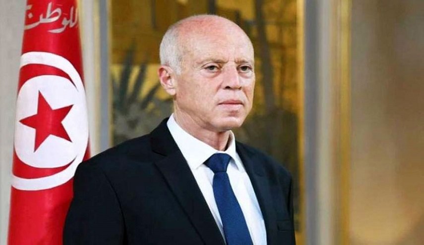 الاتحاد الأوروبي يقول انه طالب الرئيس التونسي العودة للحياة الدستورية