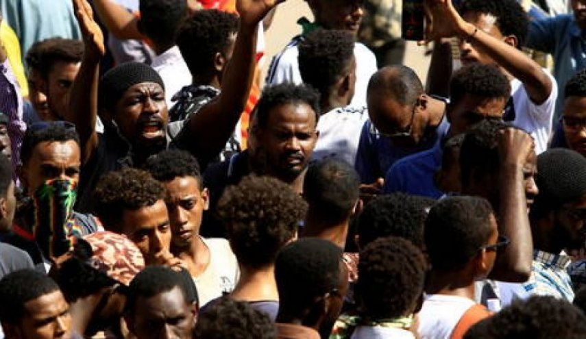 السودان.. احتجاجات مؤيدة للجيش تحت شعار 