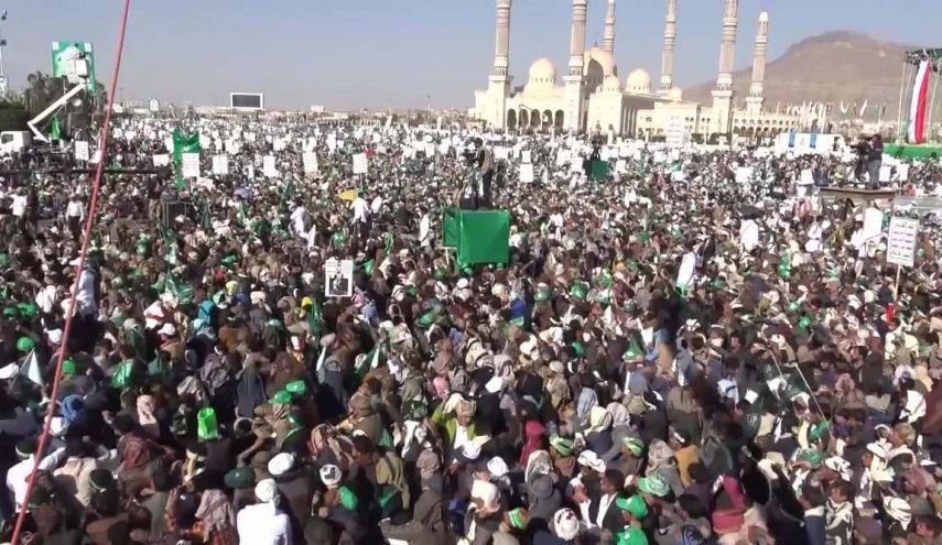 الحشود اليمنية تتوافد على صنعاء للمشاركة في احتفالات المولد النبوي