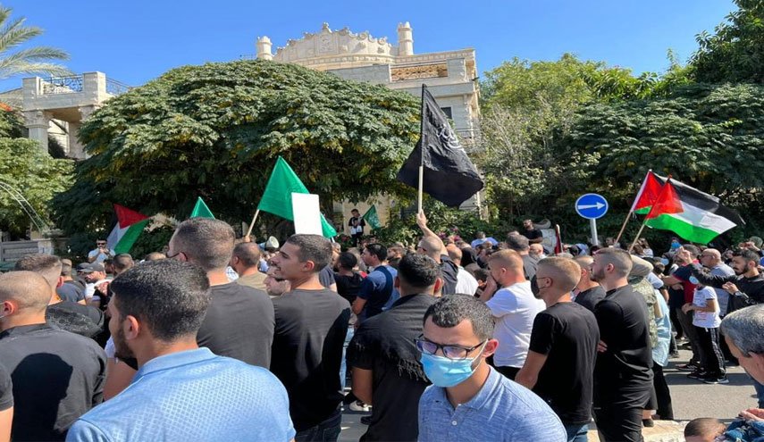 مظاهرات في مدينة أم الفحم تنديدا بازدياد الجريمة وتواطؤ الشرطة الإسرائيلية