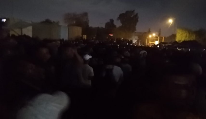 بالصور.. محتجون ضد نتائج الانتخابات قرب 'المنطقة الخضراء'
