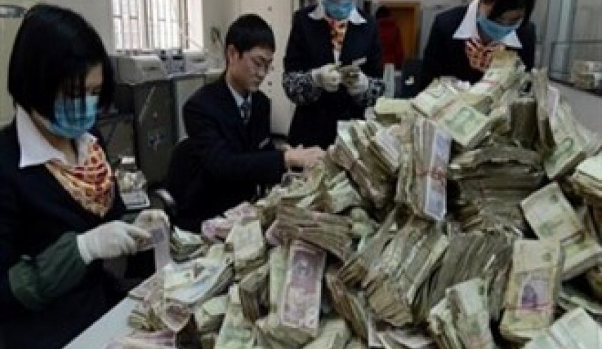عقوبة غريبة لموظفي بنك بسبب 'كمامة'!