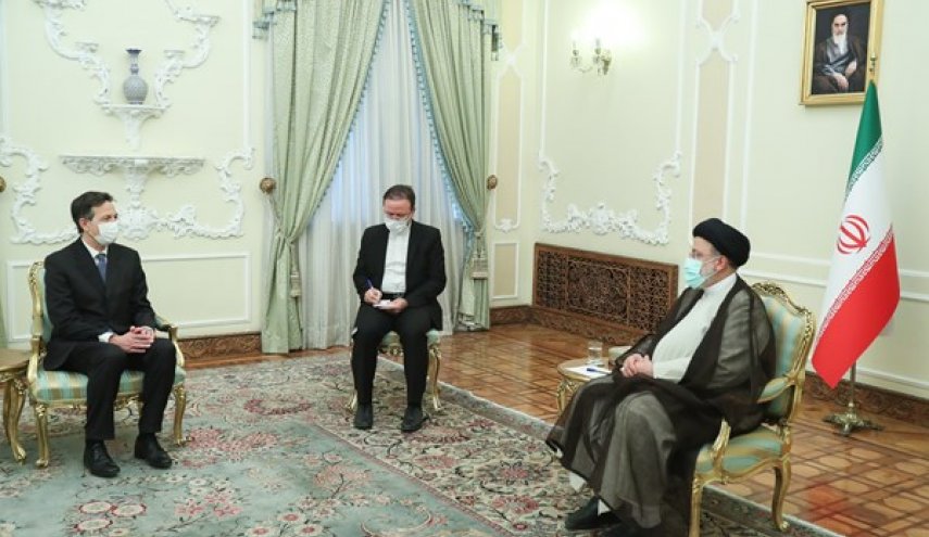 رئيسي: المتوقع من سويسرا حفظ دورها المستقل 