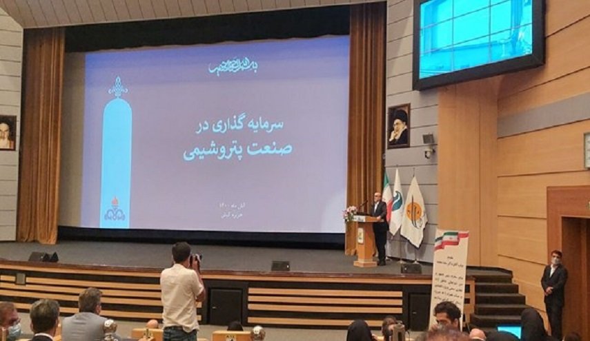 ايران تحصل على 14 مليار دولار سنويا من عائدات البتروكيماويات