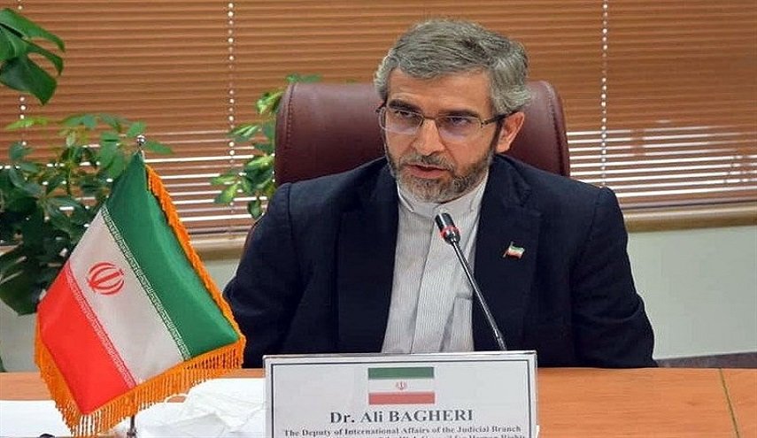 علي باقري يعقد اجتماعا مغلقا مع انريكي مورا في بروكسل