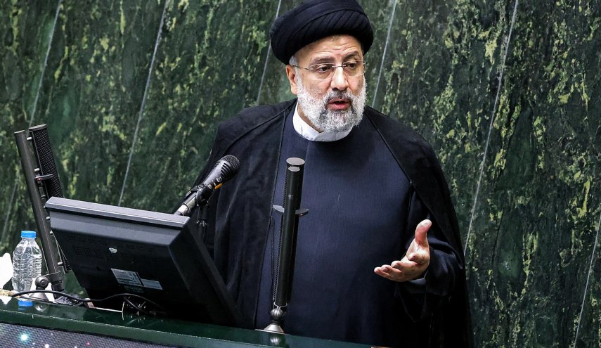 الرئيس الإيراني يشدد على تحسين اقتصاد البلاد