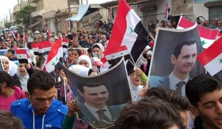 بالصور.. احتشاد أهالي تل رفعت رفضاً لوجود القوات التركية 