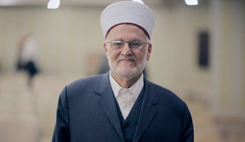 خطيب الأقصى يدعو عائلات الشيخ جراح لرفض 