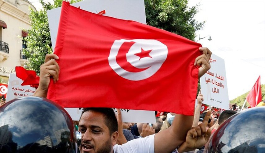 وقفة احتجاجية وسط العاصمة التونسية رفضا لاعتداءات طالت أهالي عقارب