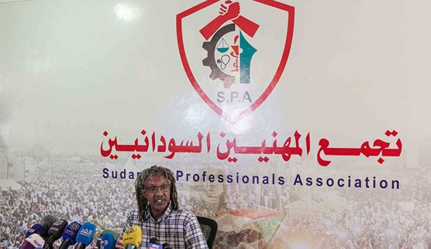 تجمع المهنيين في السودان يعلق على قرارات البرهان 
