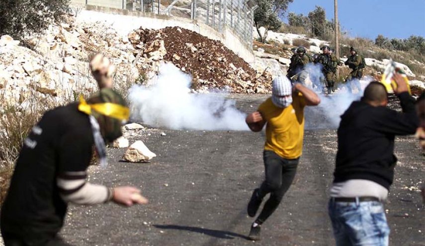 إصابات في صفوف الفلسطينيين بهجوم للمستوطنين على حي رأس العامود