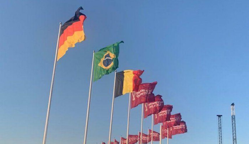 رفع أعلام الدول المتأهلة لنهائيات كأس العالم 2022