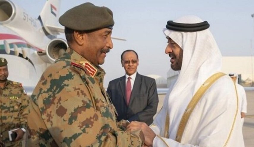 'رويترز' تكشف عن علاقة البرهان الوثيقة بالإمارات منذ سنوات