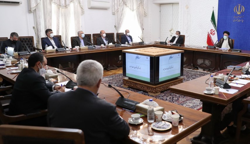 تاکید بر تقویت صندوق تثبیت بازار سرمایه از طریق منابع قانونی از جمله صندوق توسعه ملی/ ضرورت تثبیت تنظیم بازار در بخش مواد غذایی و خوراکی