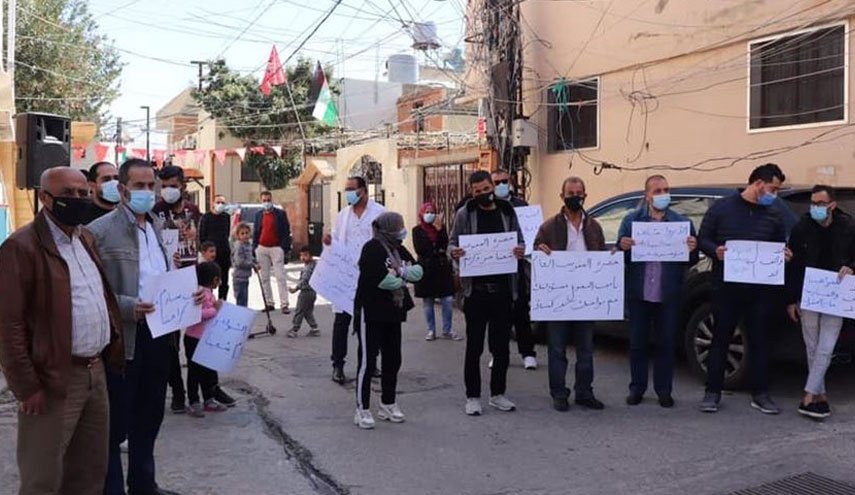 معلمو ' أونروا ' في المخيمات الفلسطينية بلبنان يعتصمون مجددًا